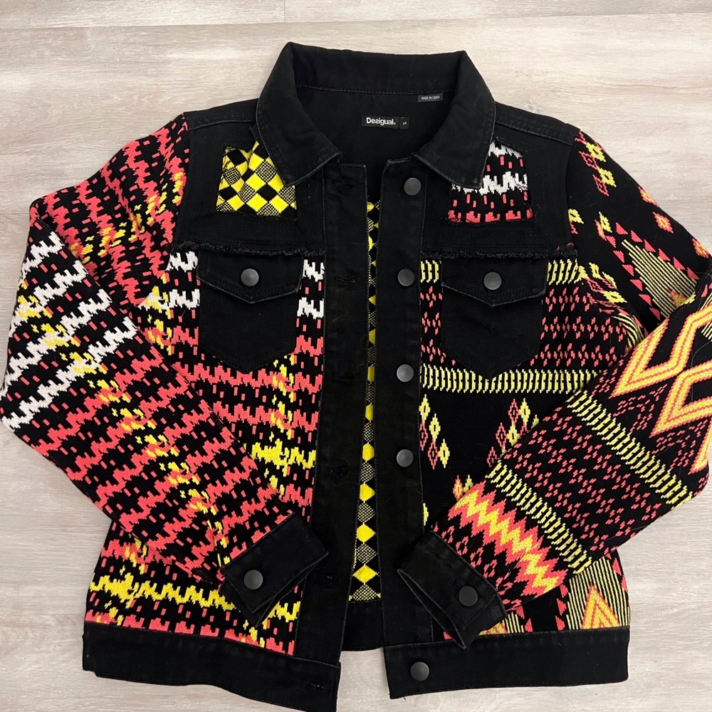 Colorful Desingual jacket with knitted detail